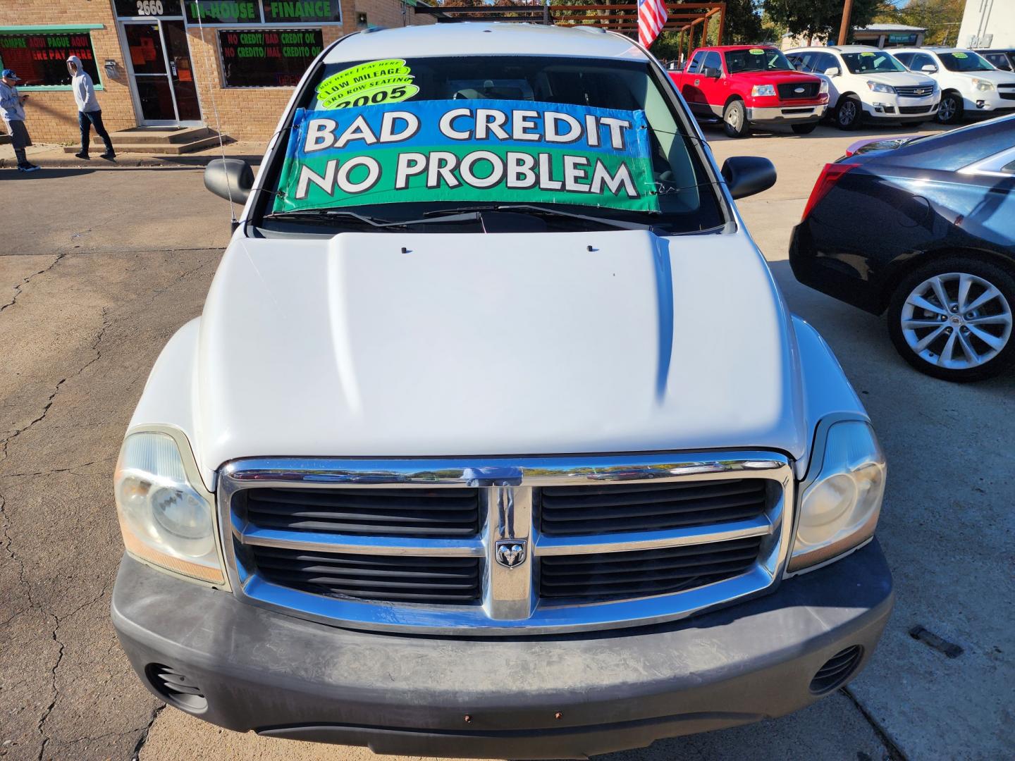 2005 WHITE Dodge Durango ST (1D4HD38K75F) with an 3.7L V6 SOHC 12V engine, AUTO transmission, located at 2660 S.Garland Avenue, Garland, TX, 75041, (469) 298-3118, 32.885551, -96.655602 - Photo#8